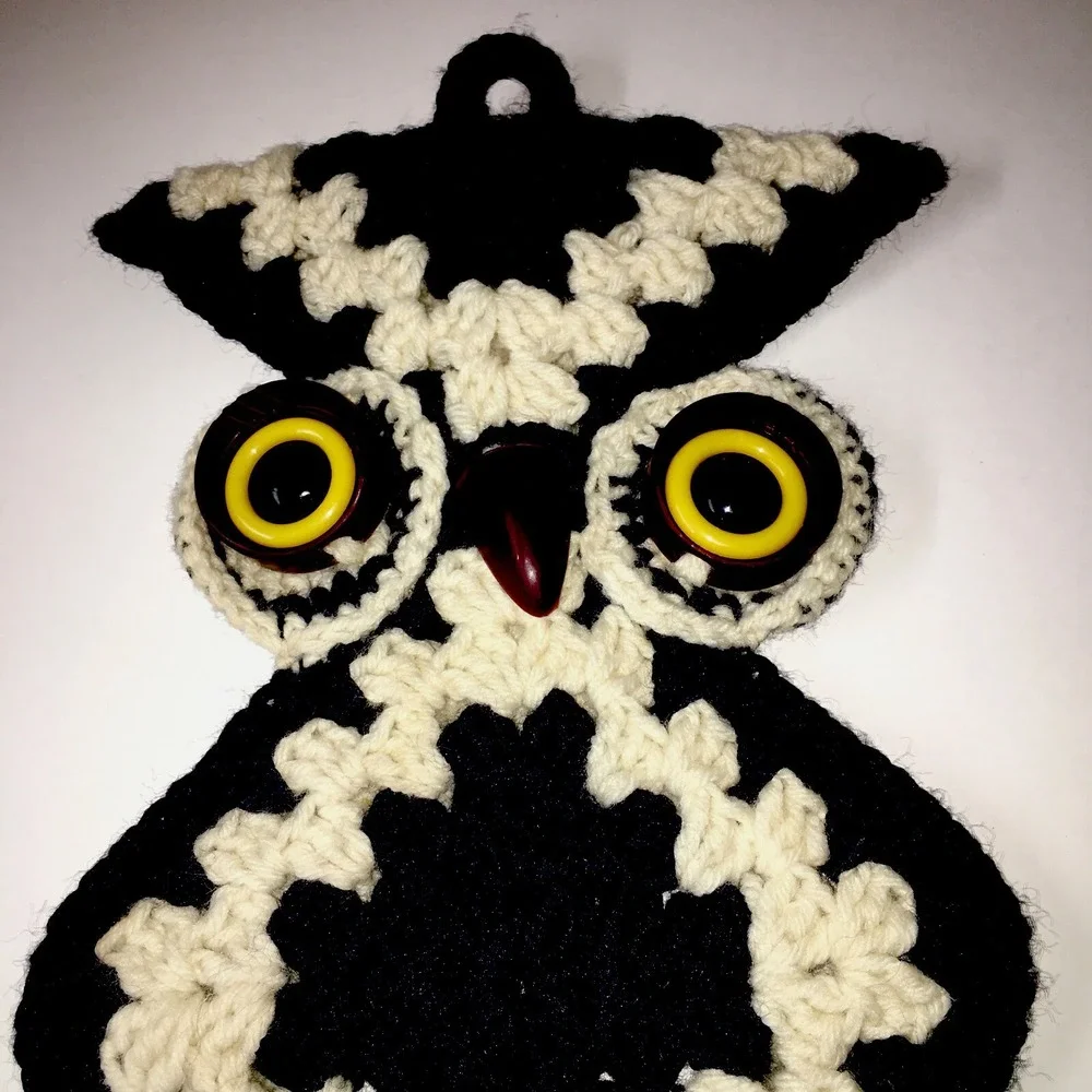 Vintage Crochet Navy‎ White Brown 70s Owl Wall Hanging Towel Holder Boho MCM